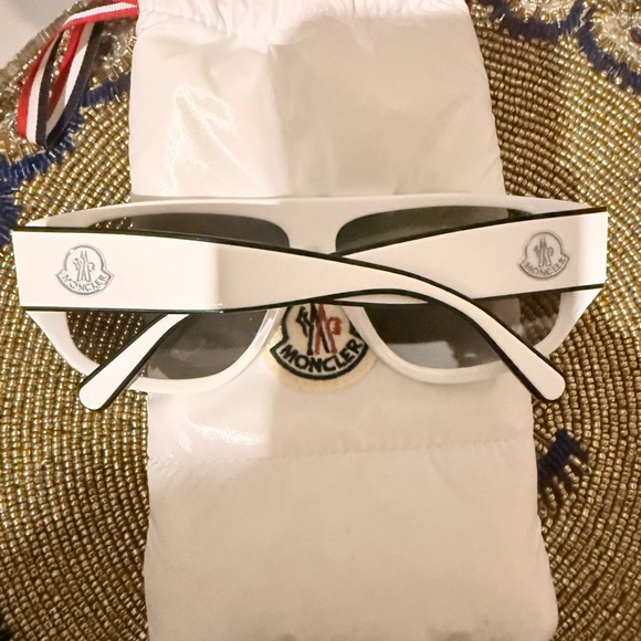 Moncler White Snow Apres Ski Sunglasses New Never Worn or Used w/Original Case - Picture 5 of 13